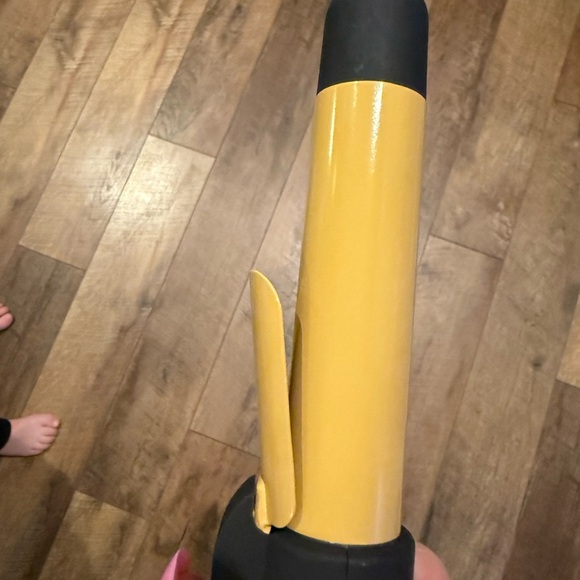 CHI Yellow and Black Curling Iron wireless - Picture 2 of 7